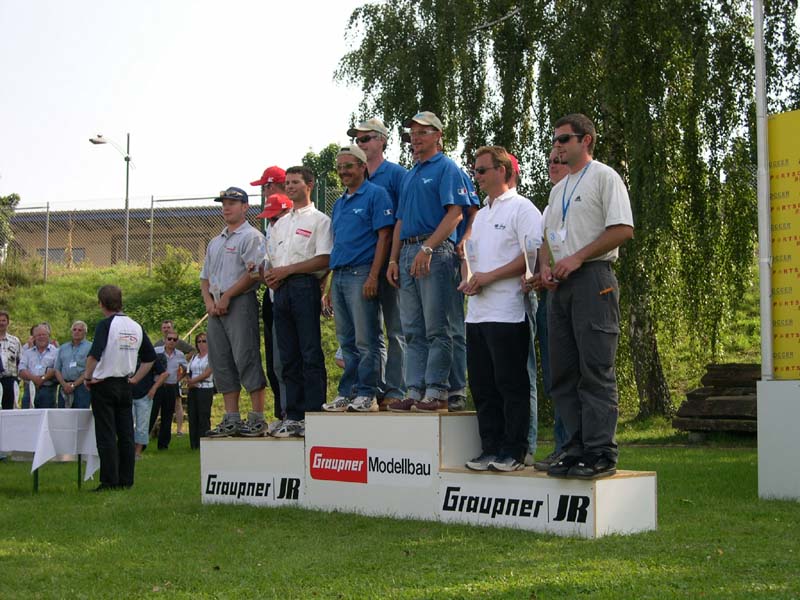 2004 team podium